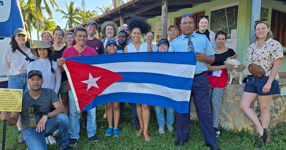 Students, faculty, and staff on the Institute for Energy and the Environment's Global Sustainability Field Study in Cuba.